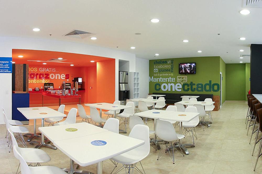 One Irapuato Hotel Bagian luar foto