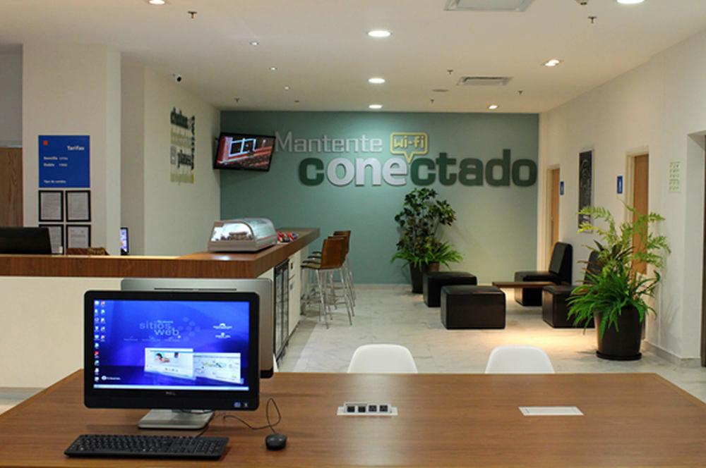 One Irapuato Hotel Bagian luar foto