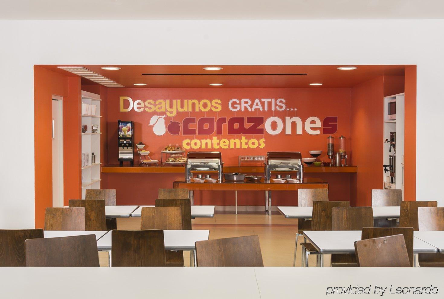 One Irapuato Hotel Bagian luar foto